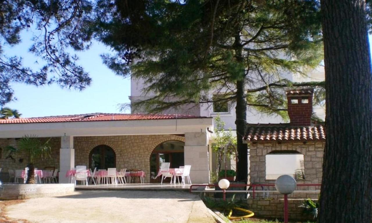 Arianna Mare Rooms Rovigno Esterno foto
